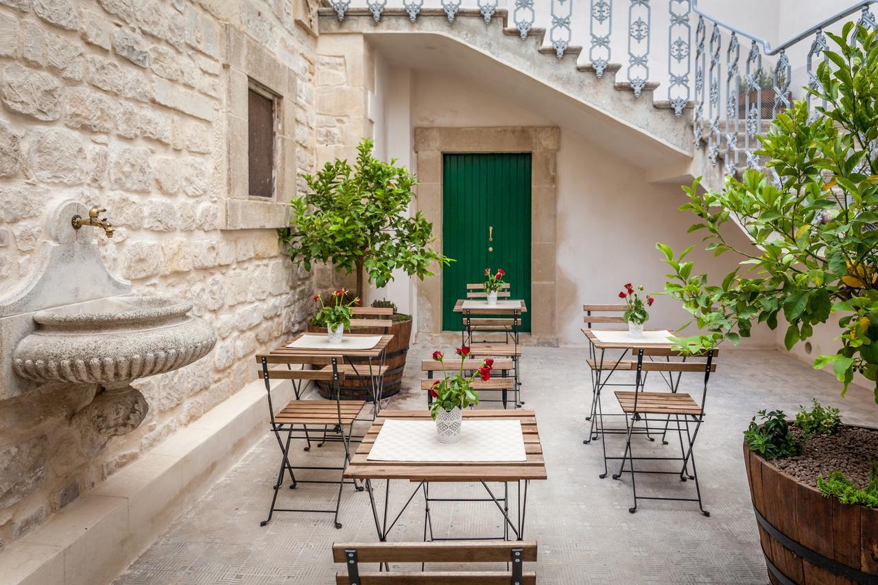Palazzo Montalbano Bed and Breakfast Scicli Eksteriør billede